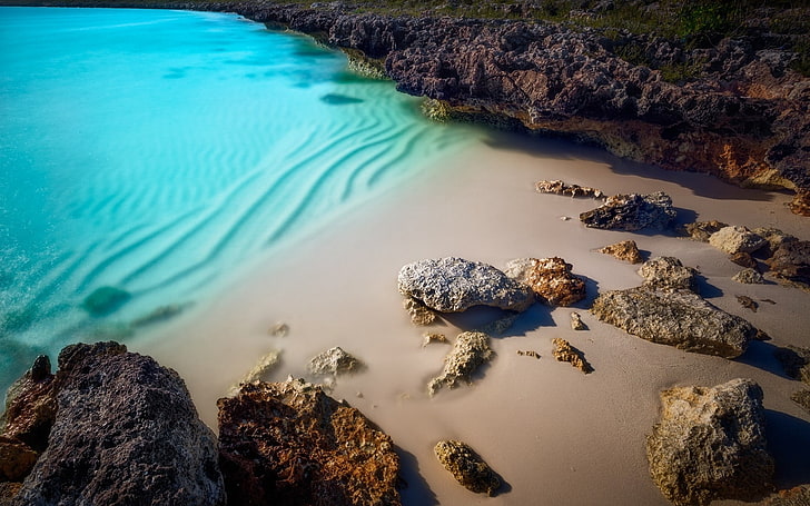 cuerpo de agua cerca de la formación rocosa durante el día, naturaleza, paisaje, playa, arena, roca, turquesa, agua, mar, Fondo de pantalla HD