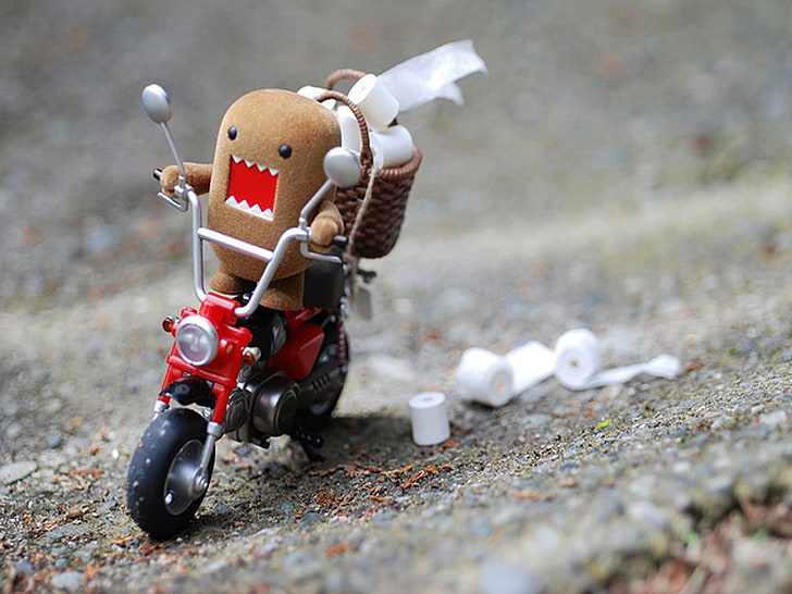 Domo Kun toy, humor, motorcycle, toys, toilet paper, HD wallpaper
