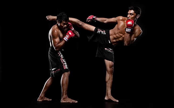 Männer schwarze Shorts, schwarzer Hintergrund, Stand, Kämpfer, MMA, Mixed Martial Arts, HD-Hintergrundbild