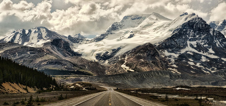 fotografia de montanha e estrada, natureza, paisagem, montanhas, estrada, panoramas, pico nevado, nuvens, floresta de alberta, canadá, HD papel de parede