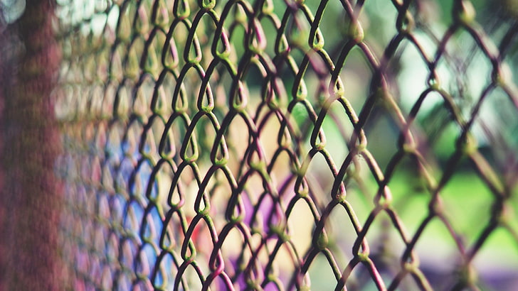 diamond-chain gray metal cyclone fence in selective focus photography, fence, chain-link, depth of field, metal, HD wallpaper