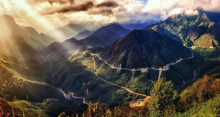 foto aérea de montanhas verdes, natureza, paisagem, Vietnã, pôr do sol, montanhas, nuvens, céu, estrada, arbustos, raios de sol, vale, HD papel de parede