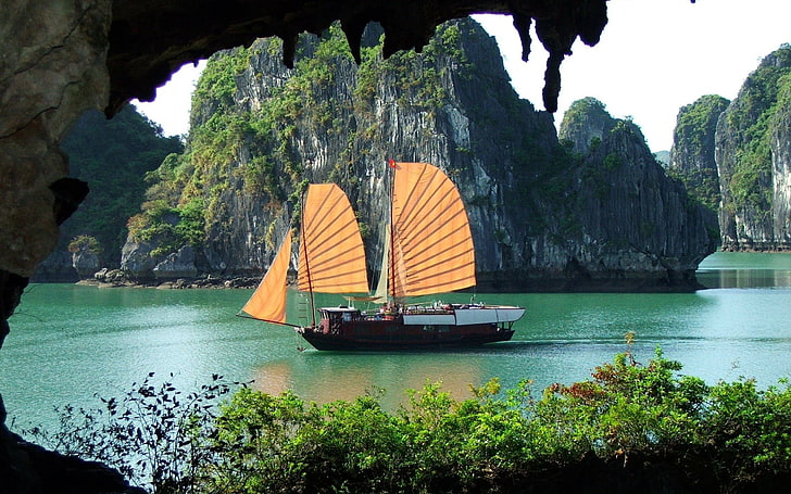 barraca ao ar livre amarela e preta, veleiro, natureza, Baía de Halong, HD papel de parede