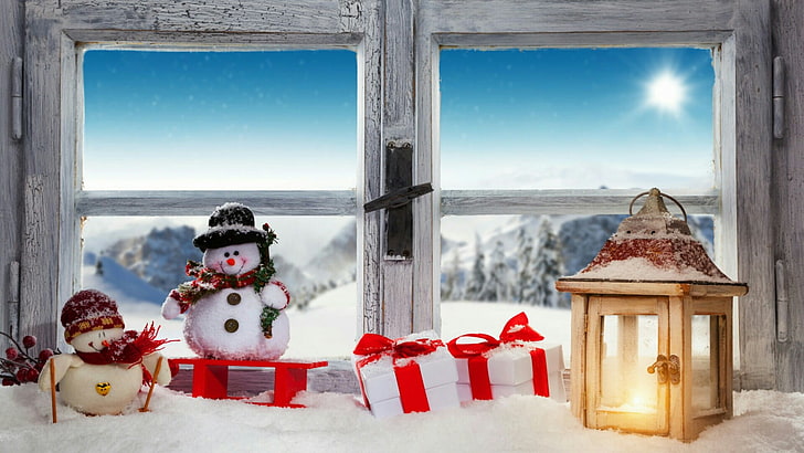 Natal, lentera, cahaya lilin, cahaya lilin, hari natal, hadiah natal, jendela, manusia salju, dekorasi natal, Wallpaper HD