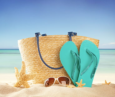 turkusowe klapki i brązowa torba, piasek, morze, plaża, lato, słońce, pobyt, okulary, torba, wakacje, słońce, tabliczki, rozgwiazdy, akcesoria, Tapety HD HD wallpaper