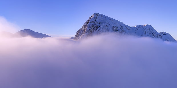 alta montagna di neve con nebbia, sopra e oltre, alta montagna di neve, nebbia, Scozia, West Highlands, Glencoe, Buachaille Etive Mor, Sron, na, Creise, montagna, neve, natura, picco di montagna, inverno, paesaggio, all'aperto, ghiaccio, paesaggi, blu, Sfondo HD HD wallpaper