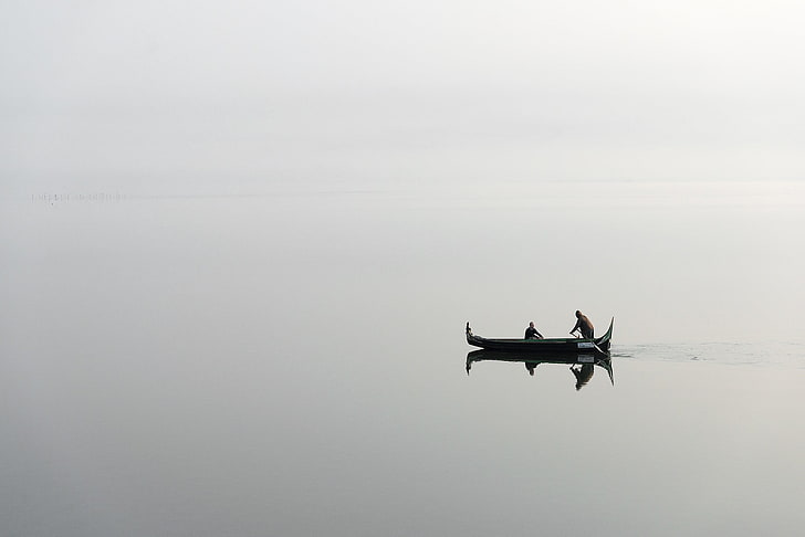 gray wooden canoe, photography, nature, landscape, reflection, alone, monochrome, mist, boat, fisherman, HD wallpaper