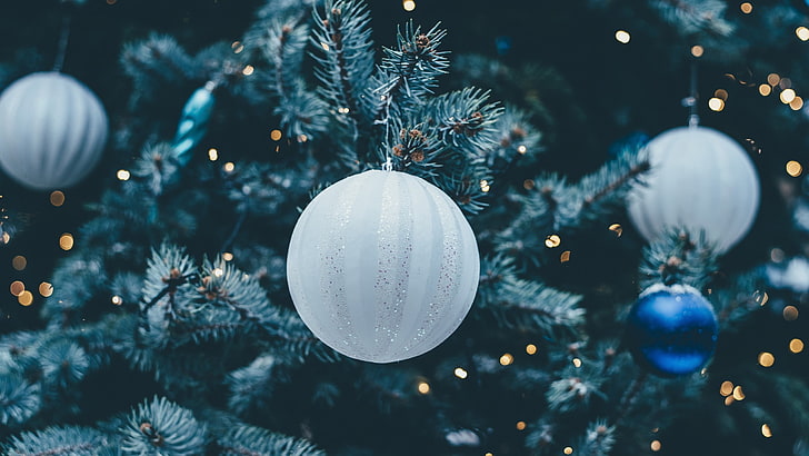 palline bianche e blu, vacanze, ornamenti natalizi, Natale, Sfondo HD