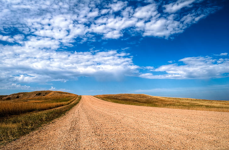 grov väg under molnig dag, Road to Nowhere, grov, molnig, dag, Badlands, South Dakota, natur, blå, himmel, sommar, landsbygdsscen, landskap, väg, utomhus, moln - Sky, scenics, gräs, hill, mark, skönhet i naturen, HD tapet