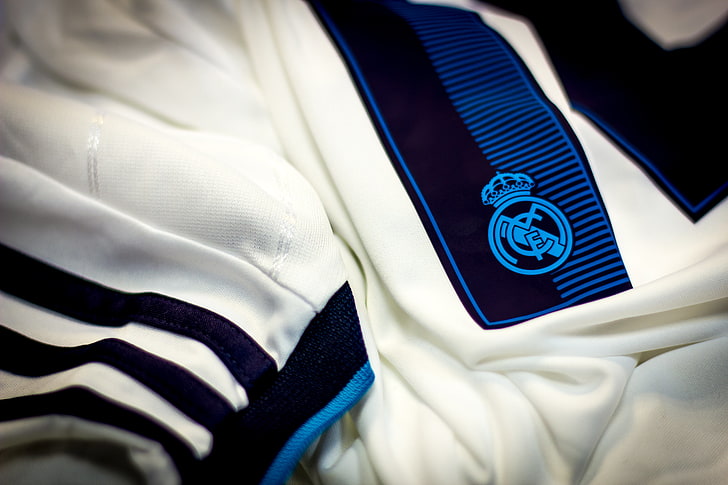 White And Blue Real Madrid Jersey Football Form Adidas Real Madrid Hd Wallpaper Wallpaperbetter