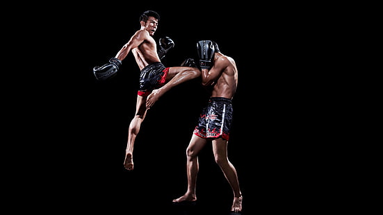 due pantaloncini da uomo neri e rossi, combattente, muay thai, in ginocchio, Sfondo HD HD wallpaper
