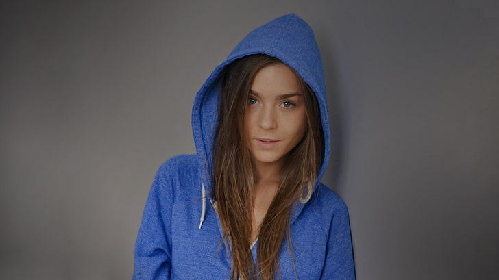 women's blue zip-up hoodie, Lily C, hoods, long hair, straight hair, blue clothing, gray background, simple background, looking at viewer, Raisa, blouse, blouses, HD wallpaper