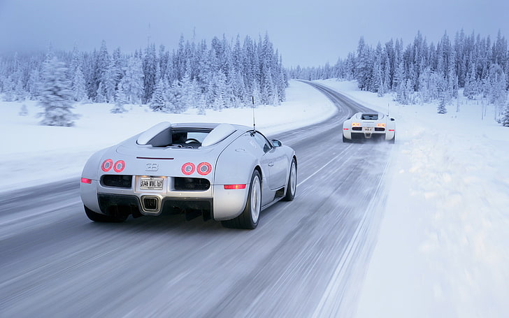 сребърен Buggati по заснежен път, Bugatti Veyron, сняг, кола, зима, превозно средство, HD тапет