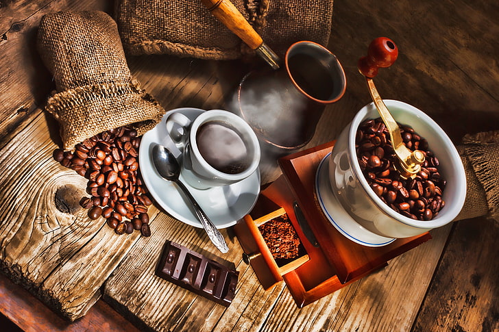 pintura del molinillo de café junto a la taza de té y el platillo, café, chocolate, cuchara, taza, bebida, granos de café, platillo, bolsa, turco, molinillo de café, Fondo de pantalla HD
