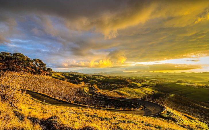 carretera curvada de hormigón gris, naturaleza, Italia, colinas, luz solar, campo, carretera, nubes, árboles, Toscana, puesta de sol, Fondo de pantalla HD