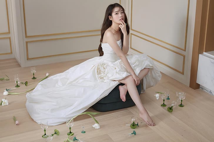 IU, tanpa alas kaki, K-pop, wanita korea, aktris, Wallpaper HD