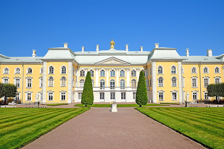 흰색과 노란색 저택, 잔디밭, 선로, 상트 페테르부르크, 러시아, 궁전, 조각, Peterhof, HD 배경 화면