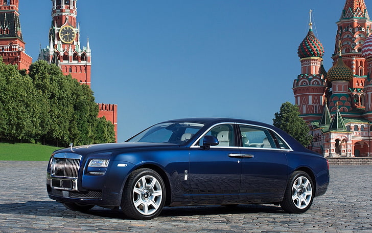 niebieski sedan, niebo, niebieski, Kreml, Cerkiew Wasyla Błogosławionego, wieża Spasskaya, przód, limuzyna, plac czerwony, Rolls-Royce, GOST, Rolls-Royce.Duch, Rozszerzony rozstaw osi, Tapety HD