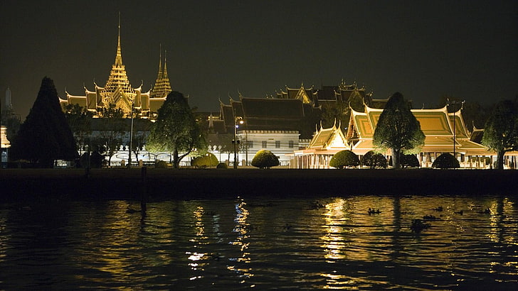 пагода, река чао прайя, таиланд, бангкок, изумрудный храм будды, великий дворец, азия, храм, город, освещение, отражение, река, вечер, небо, туристическая достопримечательность, ориентир, водный путь, вода, ночь, HD обои