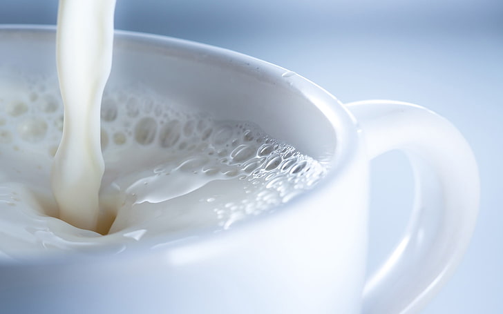 white ceramic mug, milk, cup, stream, white, HD wallpaper