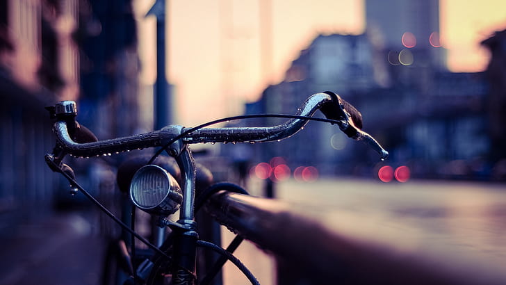 دراجة ، قطرة مطر ، قطرات ماء ، شارع ، ماكرو، خلفية HD
