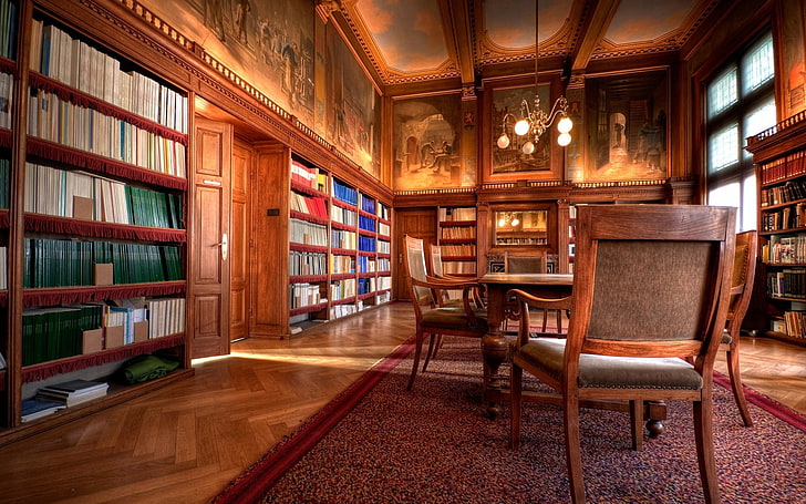 braunes hölzernes Kabinett mit Spiegel, Bibliothek, Schreibtisch, Büchern, HD-Hintergrundbild