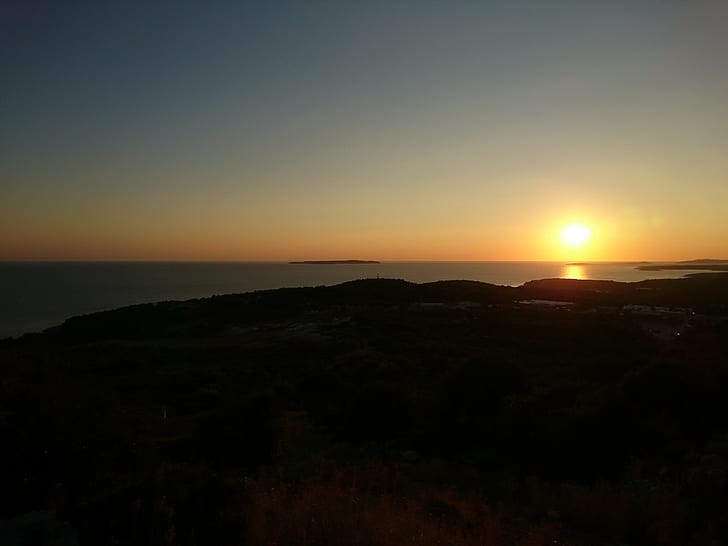 rayos de sol, naturaleza, atardecer, amanecer, mar, colinas, isla, cielo, Fondo de pantalla HD