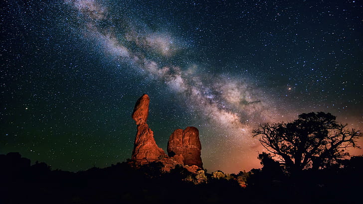Nacht-Himmel-Sterne-Milchstraße-Wüste-Bryce Canyon National Park-Utah-USA-Wallpaper für PC-Tablet und Handy Download-2560 × 1440, HD-Hintergrundbild