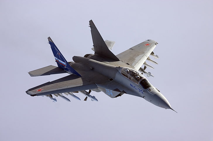 طائرة مقاتلة رمادية ، طيران ، مقاتلة ، صواريخ ، طراز MiG-35، خلفية HD