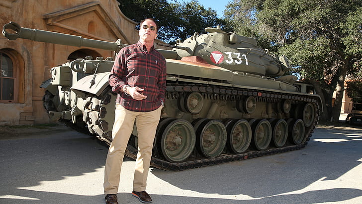 Arnold Schwarzenegger Tank, Arnold Schwarzenegger, Schauspieler, Promi, HD-Hintergrundbild