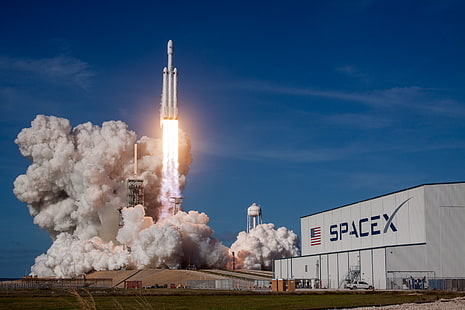 beyaz roket gemisi, SpaceX, roket, fırlatma rampası, Falcon Heavy, duman, Cape Canaveral, HD masaüstü duvar kağıdı HD wallpaper