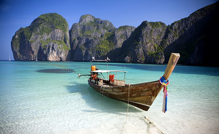タイのビーチ、茶色の木製カヌー、自然、ビーチ、タイ、 HDデスクトップの壁紙