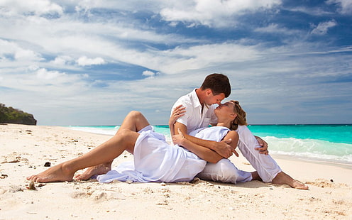 Любовна романтика-целувка-лято-море-плаж-романтична двойка-HD тапети за мобилни телефони-таблет и компютър-1920 × 1200, HD тапет HD wallpaper