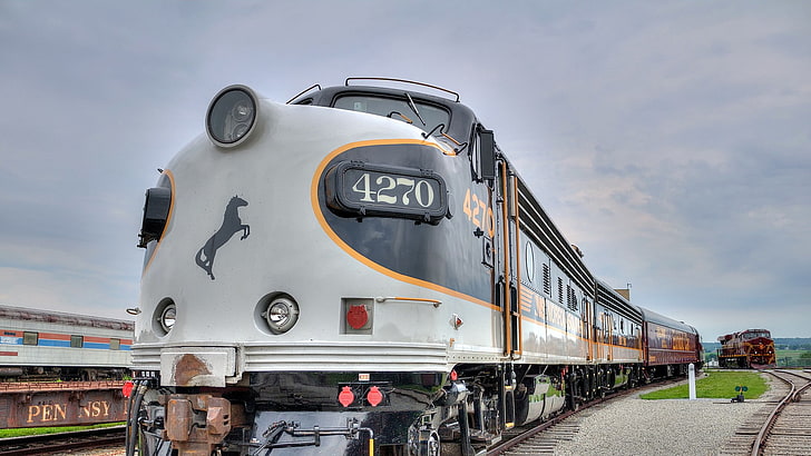 railway, train, vehicle, Pennsylvania, USA, diesel locomotive, clouds, horse, rail yard, HD wallpaper