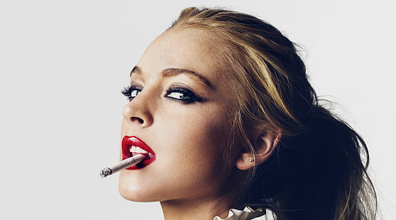 Lindsay Lohan, portasigarette bianco, film, Lindsay Lohan, labbra rosse, fumo, sigaretta, Sfondo HD HD wallpaper