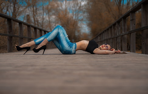 women, on the floor, lying on back, sunglasses, jeans, tanned, arched back, red lipstick, depth of field, torn jeans, women outdoors, armpits, closed eyes, HD wallpaper HD wallpaper