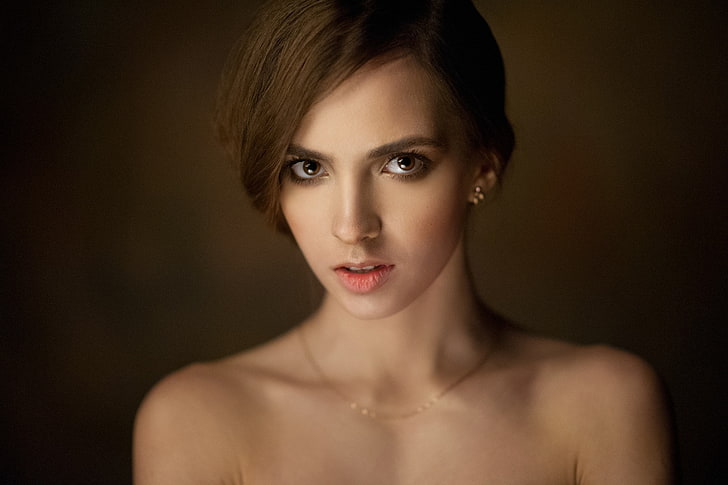 Maxim Maximov, potret, wajah, Victoria Lukina, wanita, latar belakang sederhana, bahu telanjang, Wallpaper HD