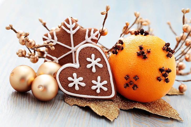 hear cookies and orange fruit decor, heart, snowflake, oranges, cookies, new year, christmas, spheres, HD wallpaper