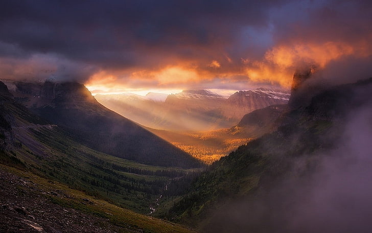 Berghügel, Landschaft, Natur, Glacier National Park, Berge, Wald, Tal, Nebel, Sonnenstrahlen, Wolken, Sonnenlicht, HD-Hintergrundbild