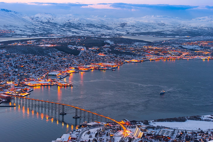 черный металлический мост, зима, пейзаж, мост, природа, город, река, фото, дома, Норвегия, Тромсё, HD обои