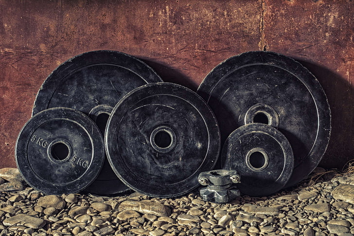 black, bumper plates, dirty, equipment, fitness, heavy, iron, metal, pebbles, power, round, steel, strong, weight, weightlifting, HD wallpaper