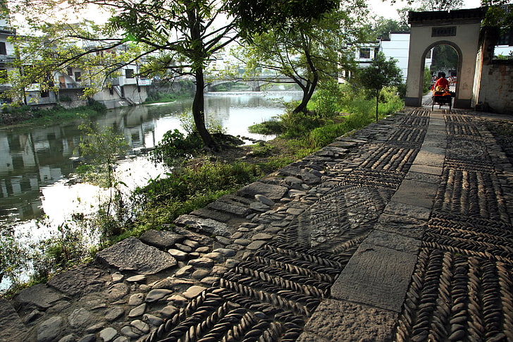черно-коричневый деревянный забор, река, HD обои