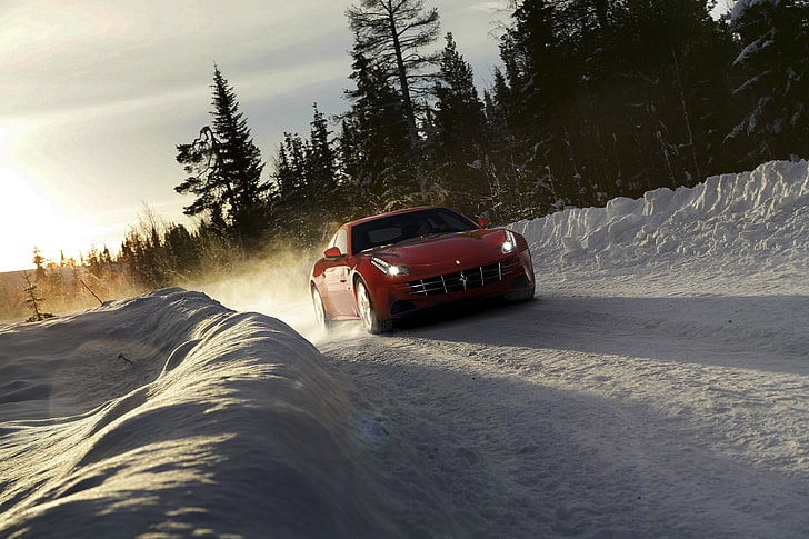 voiture rouge sur route enneigée, Ferrari FF, voiture, voiture de sport, neige, Fond d'écran HD