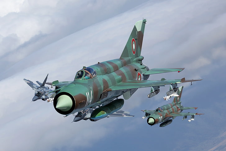 зелени камуфлажни самолети, полет, изтребители, МиГ-29, МиГ-21, HD тапет