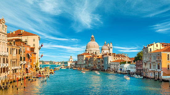 Wenecja, Włochy, miasto, budynki, morze, łódka, kanał, niebo, chmury, domy z brązowego betonu, Wenecja, Włochy, miasto, budynki, morze, łódka, kanał, niebo, chmury, Tapety HD HD wallpaper