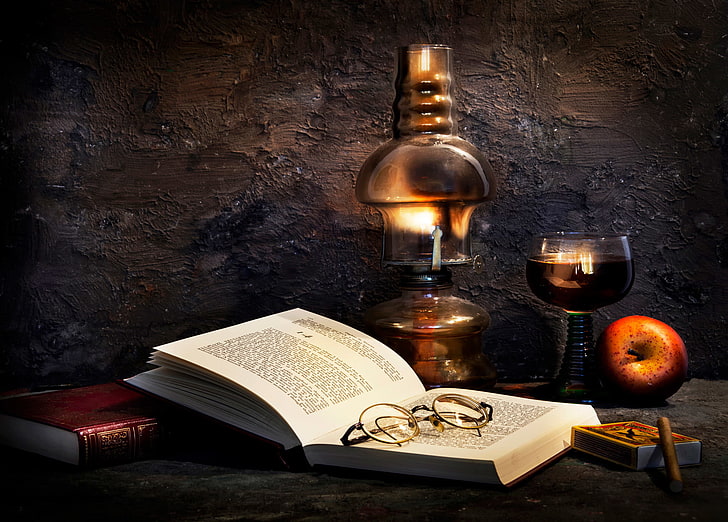 libros, lámpara, manzana, gafas, quemando el aceite de medianoche, Fondo de pantalla HD