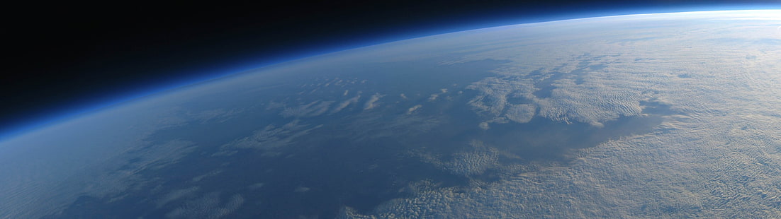 Тапет на планетата Земя, множество дисплеи, космос, Земя, облаци, атмосфера, CGI, цифрово изкуство, космическо изкуство, обектив „рибешко око“, HD тапет HD wallpaper
