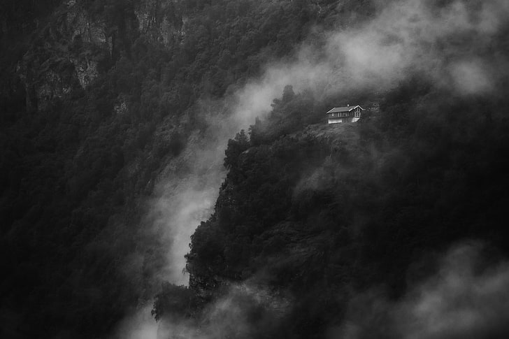 grayscale photo of house on mountain cliff, nature, landscape, house, mist, cliff, mountains, trees, Geiranger, Norway, monochrome, alone, HD wallpaper
