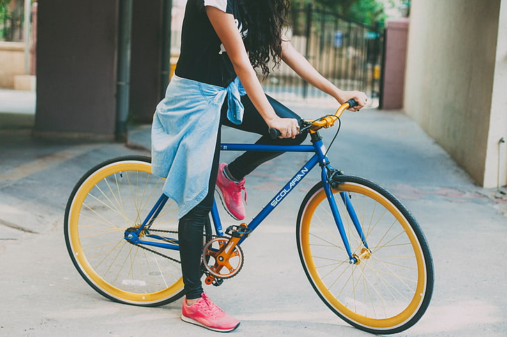 blue and yellow bicycle, bicycle, girl, sport, HD wallpaper