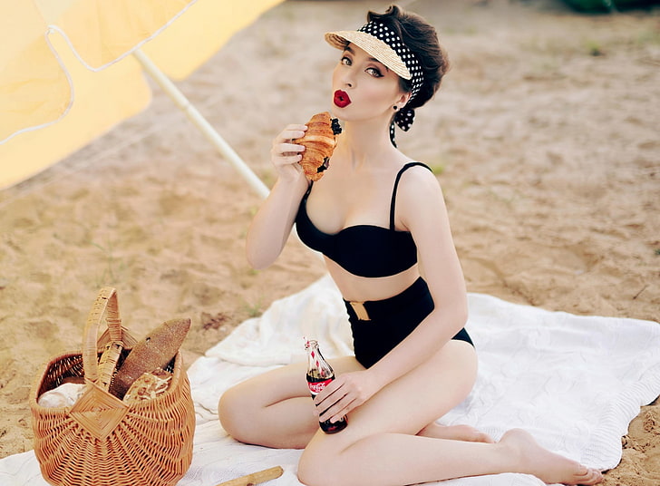 Beach Picnic, Woman, Girls, Girl, Style, Beautiful, Summer, Woman, Retro, Outdoors, Model, Gorgeous, Fashion, Advertising, Clothing, Picnic, refreshing, clothes, CocaCola, Brioche, croissant, HD wallpaper